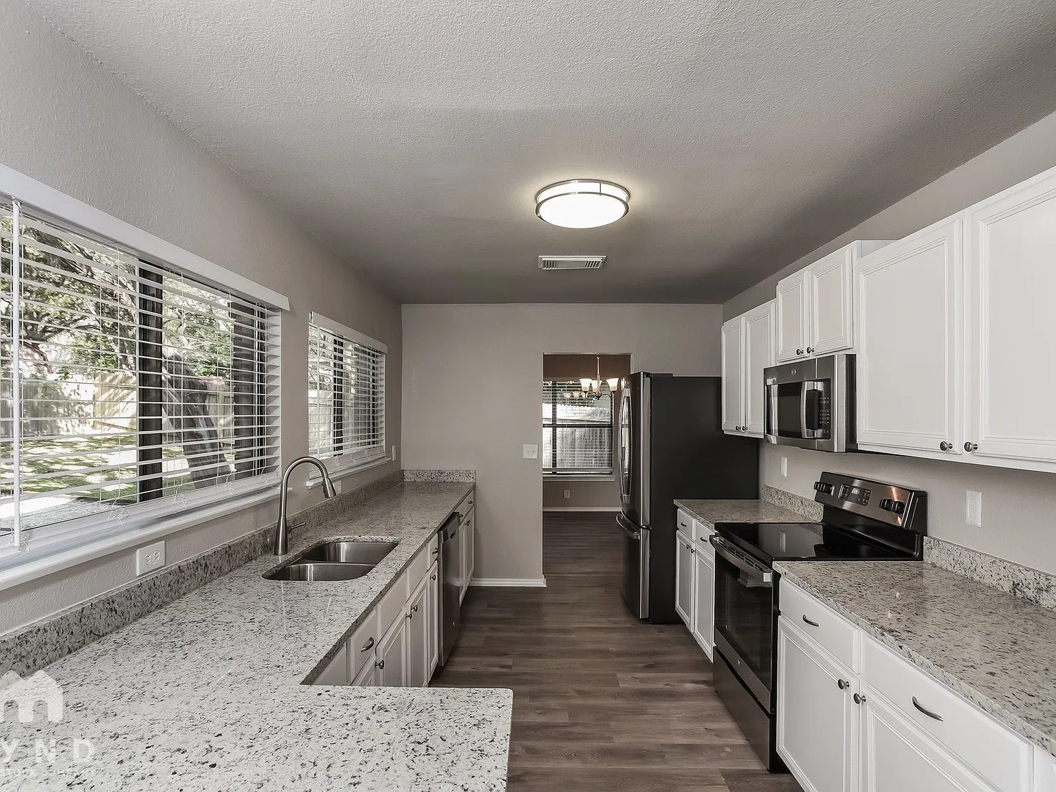 4 bed, 2.5 bath, 2253 sqft, $2,145 — Photo 2