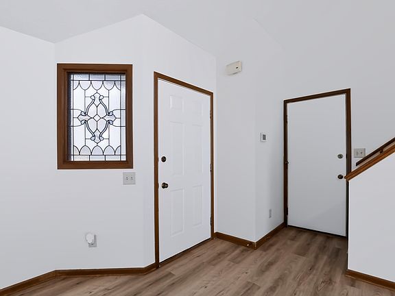5th image of 1805 Twin Oaks Ln