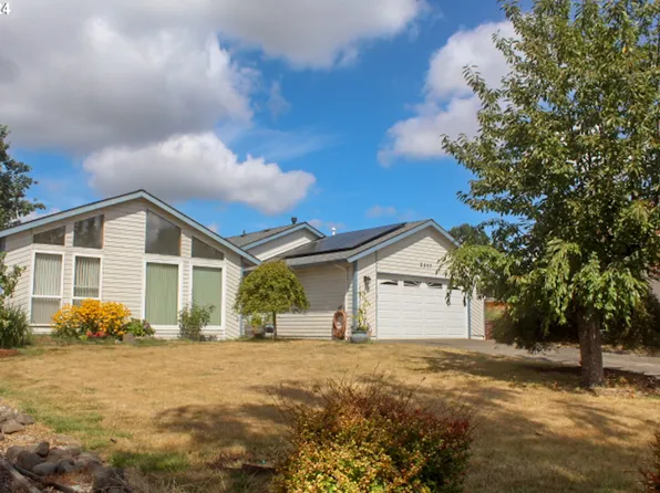 2307 SW 4th St, Gresham, OR 97080