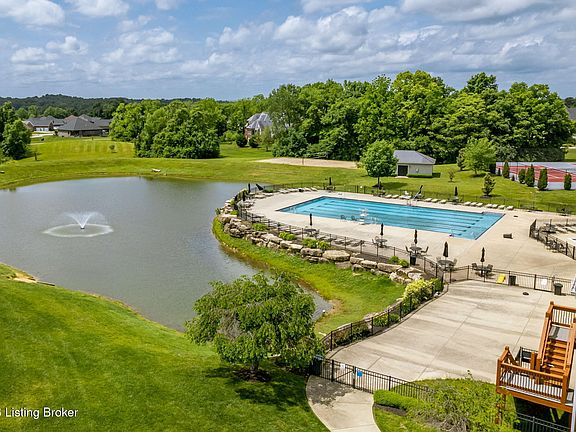 4th image of 11037 Perwinkle Ln