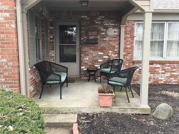 2nd image of 2217 Crestwood Dr