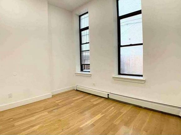 5th image of 342 Lenox Ave APT 1B