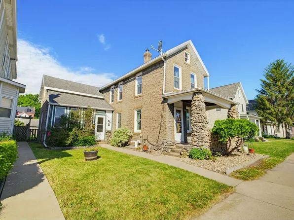 2911 Jackson St, Dubuque, IA 52001