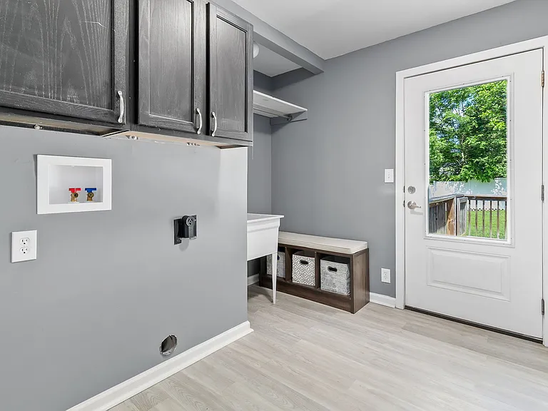 47 Moore Dr — Photo 15