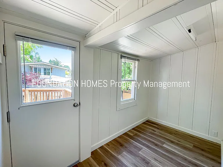 104A Palm Ave — Photo 7