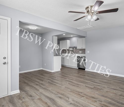 4th image of 1325 N 94th St