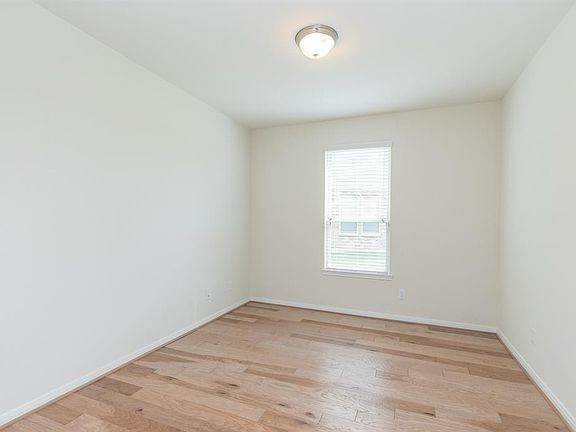 4th image of 506 Emory Peak Dr