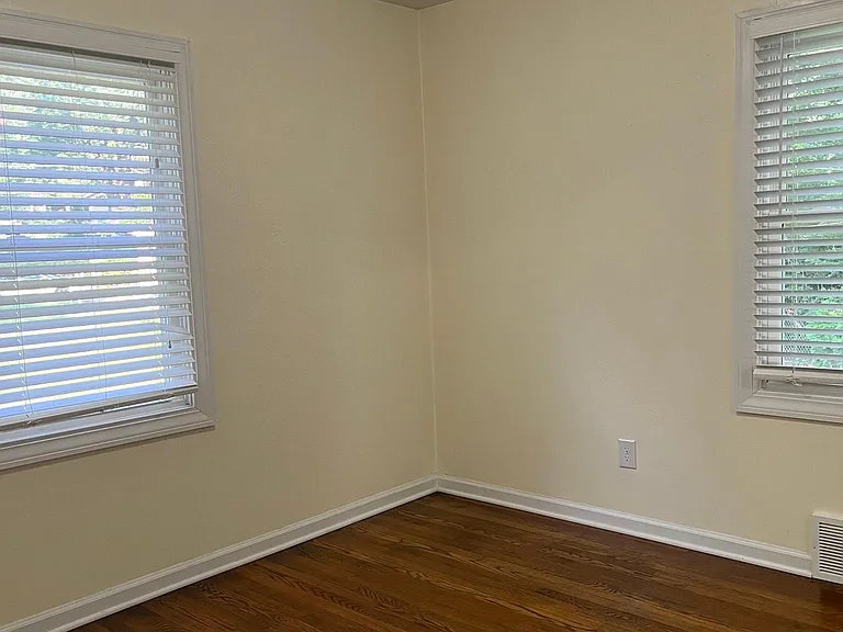 8015 Outlook Dr — Photo 23
