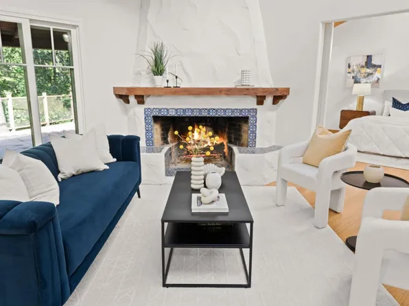 320 Cervantes Rd, Portola Valley, CA 94028