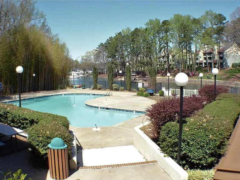 19843 Henderson Rd #L — Photo 20