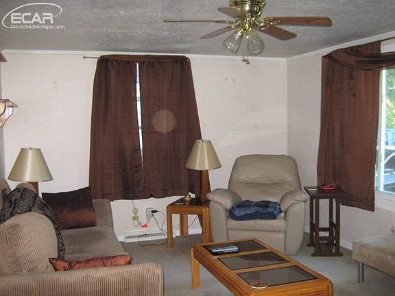 4th image of 2060 Kent Dr