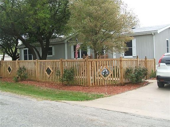 2nd image of 4505 Christy Dr