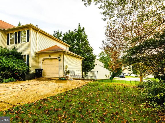 5th image of 1111 Kings Heather Dr