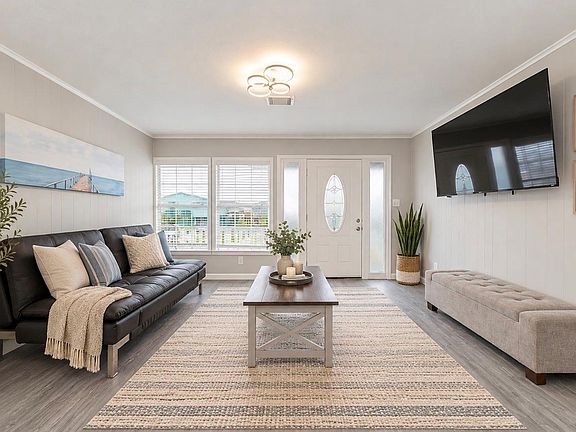3rd image of 610 Seashell Dr