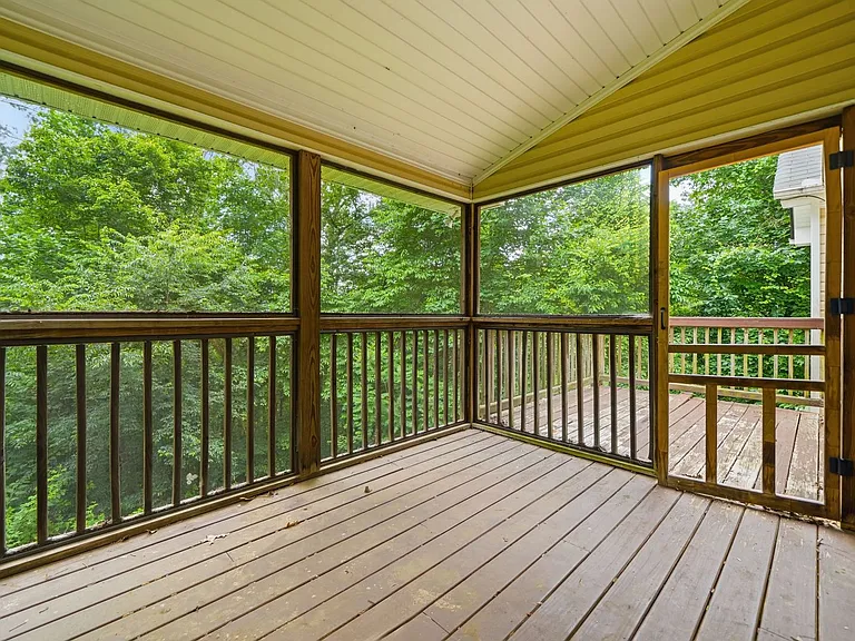 166 Cove Hl — Photo 10