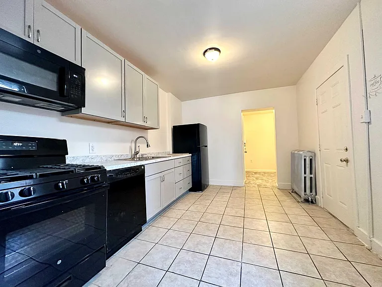 343 N 14th St — Photo 5