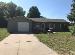 109 Feess Cir, Wamego, KS 66547