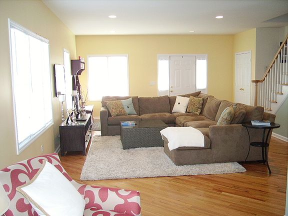 3rd image of 438 4th Ave