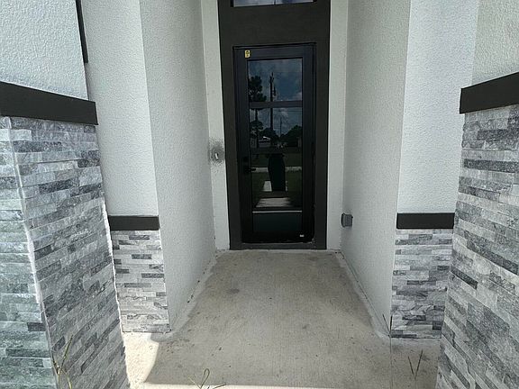 2nd image of 1478 Summer St SE