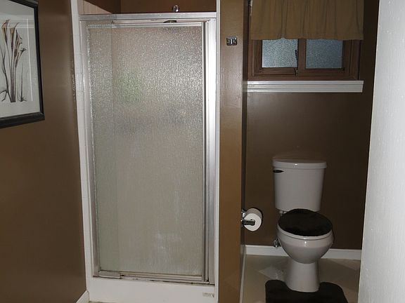 4th image of 1319 Laurel Dr