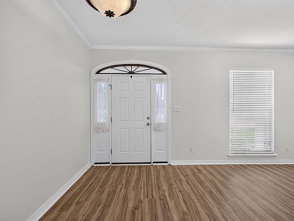 4th image of 10540 Plum Creek Dr