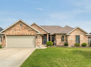 142 Robin Trl, Richwood, TX 77531
