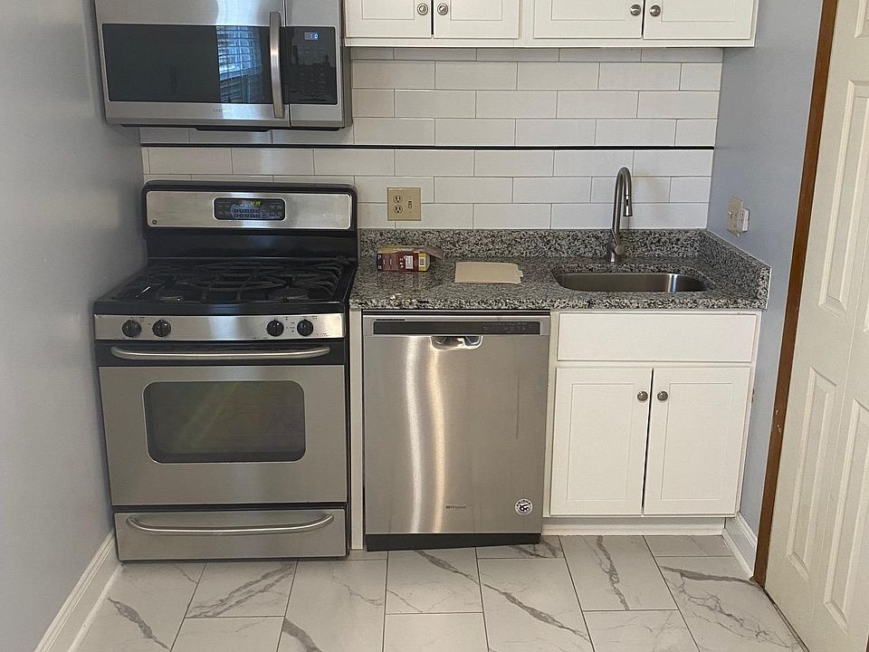 1st image of 147 E Como Ave APT B