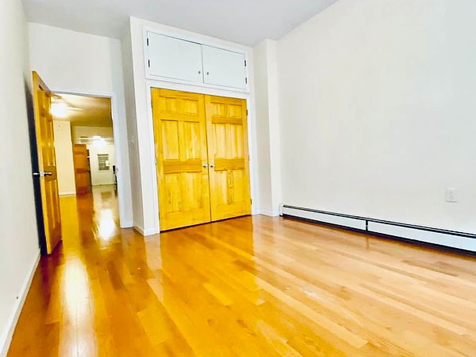 1st image of 1411 2nd Ave Front 2