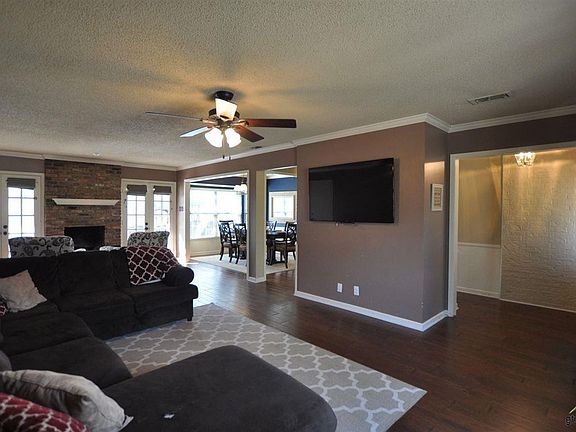 4th image of 1423 Kensington Dr
