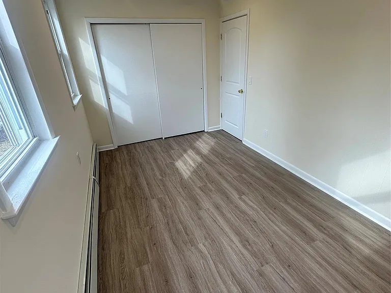127 Lake Dr — Photo 9