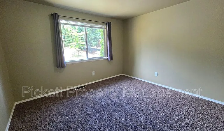 1367 NW Rockford Cir — Photo 16