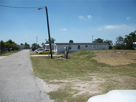 5th image of 1002 & 1009 Nalls Ct
