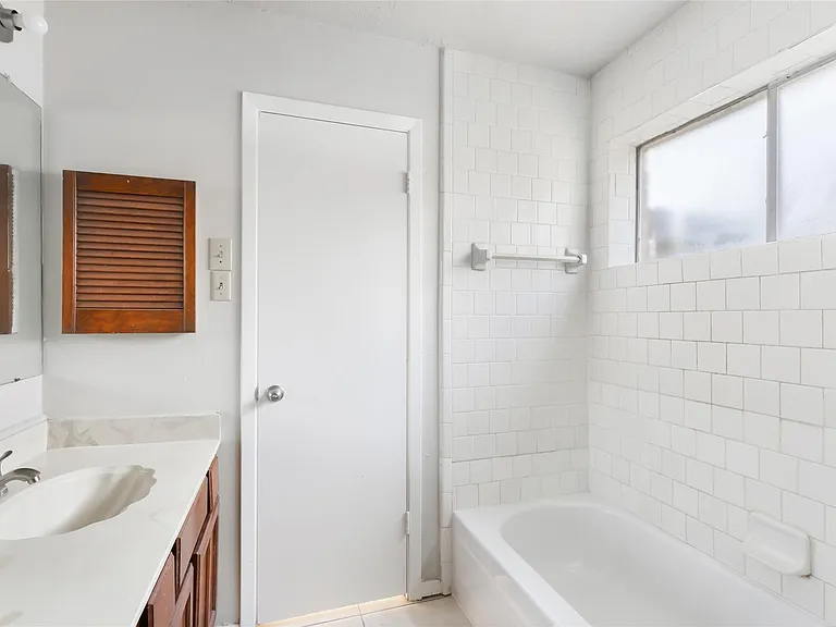 7310 Maple Walk Dr — Photo 16