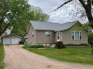 207 S Adams St, Everly, IA 51338