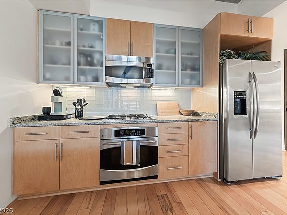 3rd image of 353 Bonneville Ave #573