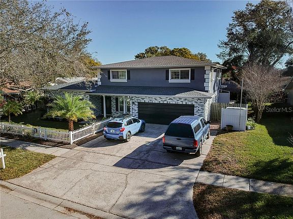 2nd image of 2563 Knotty Pine Way