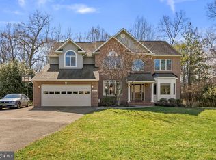 10421 Windsor View Dr, Potomac, MD 20854