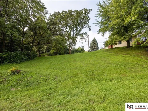 1519 Beaver Lake Blvd, Plattsmouth, NE 68048