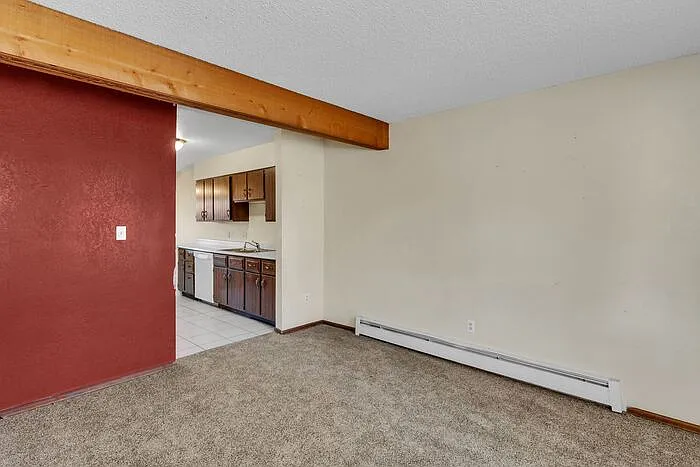 3 bed, 2.5 bath, 1455 sqft, $1,825 — Photo 4