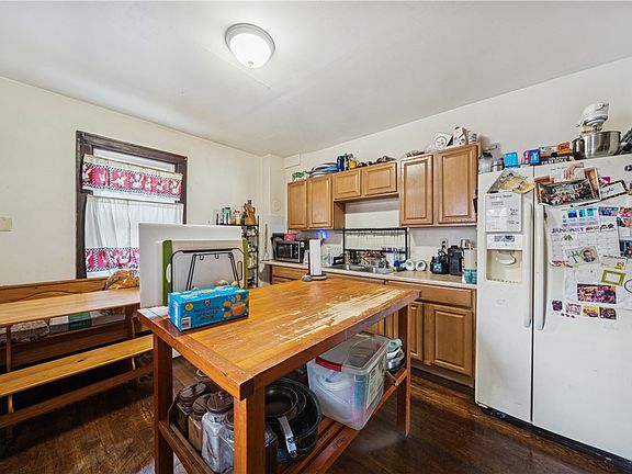 5th image of 421 Freeport Rd