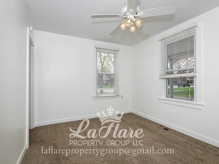 427 E Indiana Ave — Photo 7