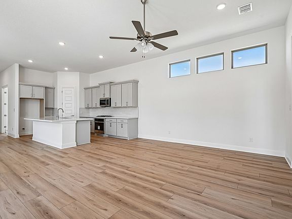 4th image of 129 Royal Fern Rd