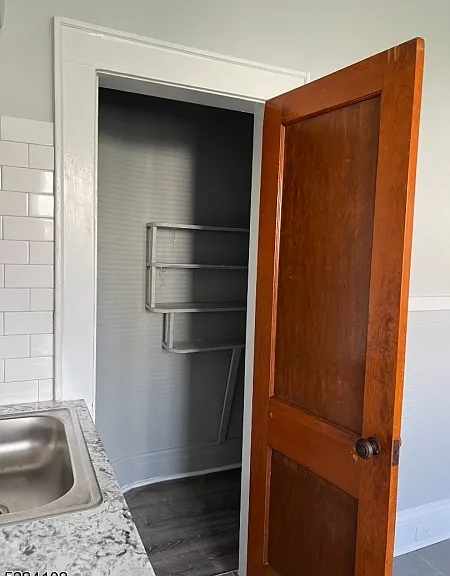 204 Columbia Ave — Photo 30