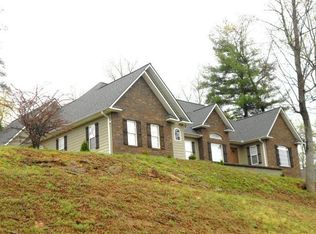 18 Lakeside Dr, Marion, NC 28752