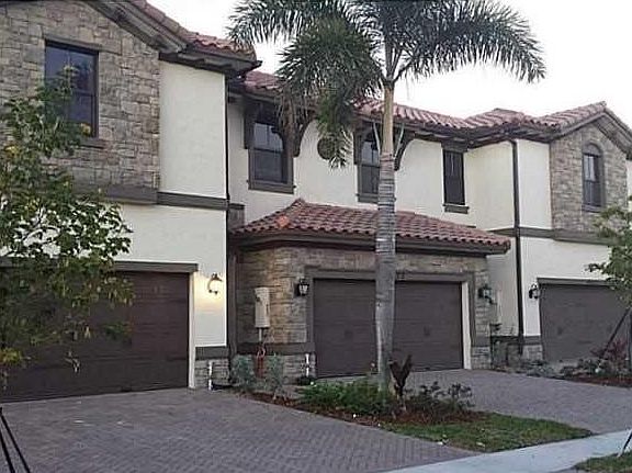 5th image of 9631 Town Parc Cir S