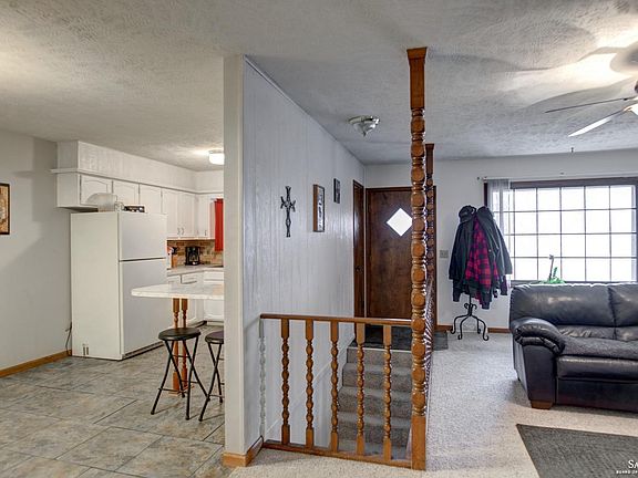 5th image of 422 Mercury Ave