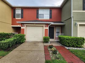 701 Cresting Oak Cir, Orlando, FL