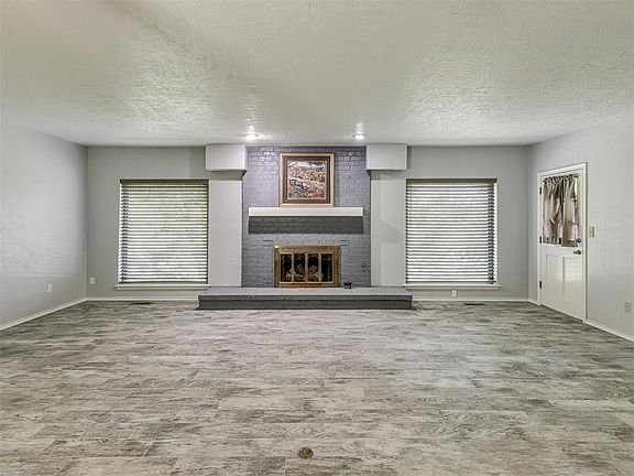 3rd image of 3405 Woodsboro Dr