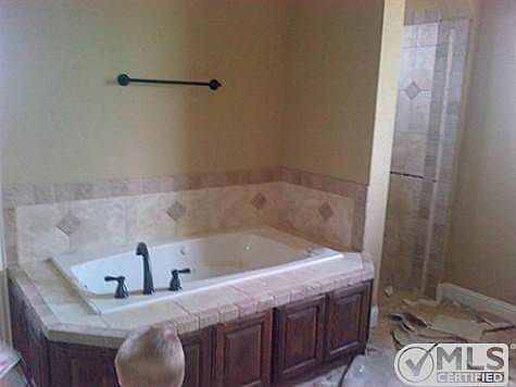 4th image of 6921 Breezy Bluff Ct