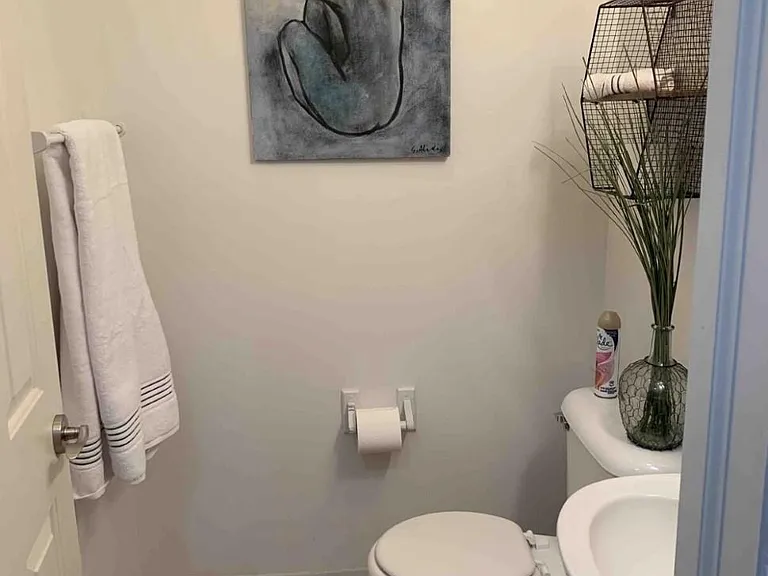 501 N Neil St #4 — Photo 6